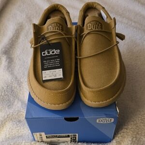 Hey Dude Men's Classic Tan Loafers